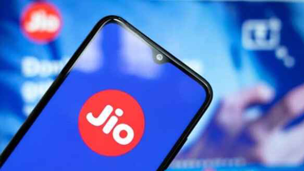 அள்ளி கொடுக்கும் அம்பானி.. 200ஜிபி டேட்டா.. எந்த திட்டம்? 