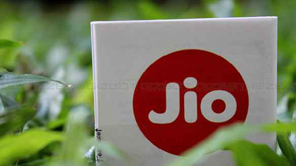 அள்ளி கொடுக்கும் Jio.. ப்ரீபெய்ட் திட்டங்களில் எக்ஸ்ட்ரா டேட்டா..