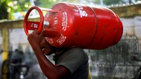 GAS CYLINDER KYC: கைரேகை வைக்காவிட்டால் கேஸ் சிலிண்டர் கிடைக்காதா? 