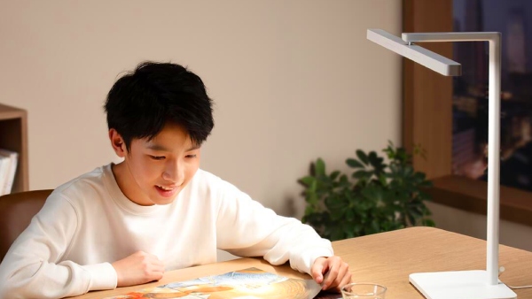 Xiaomi-னா சும்மாவா? குறைந்த விலையில் ஸ்டைலிஷ் டேபிள் லேம்ப்..