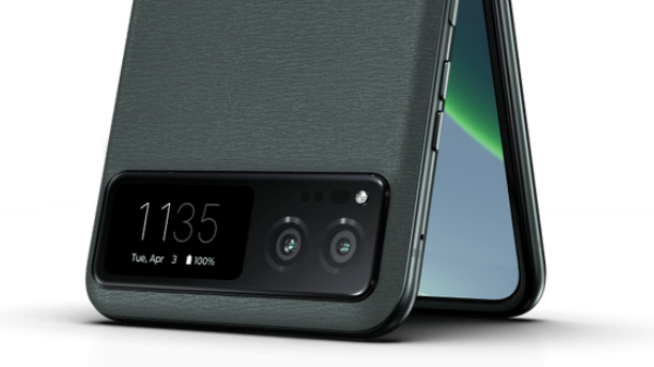 ஒரிஜினல் விலையை விட ரூ.15,000 கம்மியான Moto போன்!