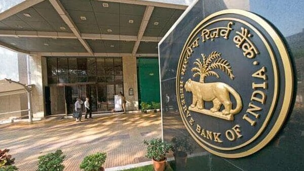 RBI ரூல்ஸ்.. பேங்க் கேஷ் டெபாசிட்.. UPI ஆப் போதும்.. ATM மட்டுமில்ல!