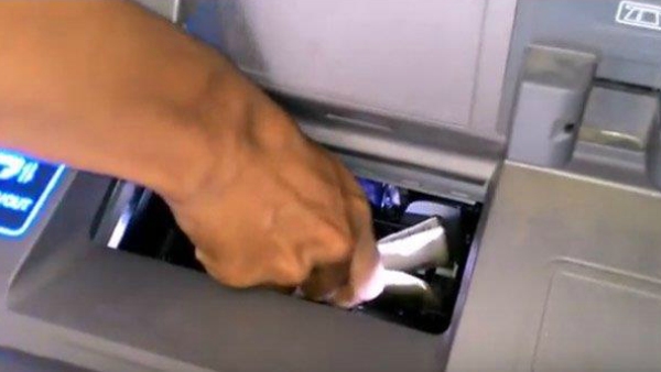RBI ரூல்ஸ்.. பேங்க் கேஷ் டெபாசிட்.. UPI ஆப் போதும்.. ATM மட்டுமில்ல!