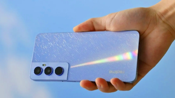 மார்க்கெட் அரளுது.. சீன கம்பெனியை மிரட்டிவிட்ட Realme.. ரூ.10,000 விலை