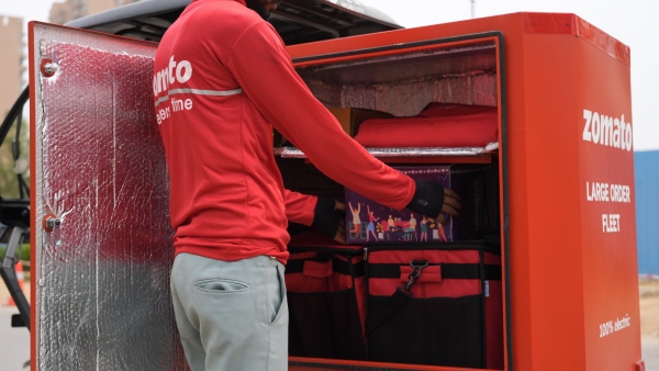 சோமேட்டோ அறிமுகம் செய்த புதிய சேவை.. என்ன தெரியுமா?