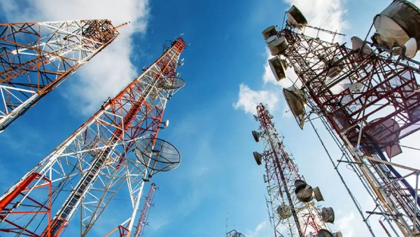 பகீர் கிளப்பும் ரீசார்ஜ் கட்டண உயர்வு.. பயனர்கள் ஷாக்..