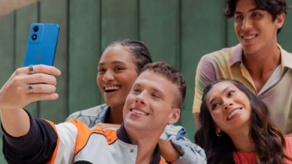 அடுத்த வாரம் கன்ஃபார்ம்.. 5000mAh பேட்டரி.. களமிறங்கும் Moto போன்..