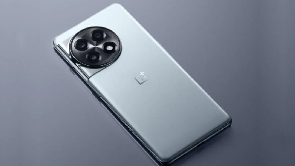 விஸ்வரூப விற்பனை.. ரூ.25000 பட்ஜெட்ல 100W சார்ஜிங்.. 3D டிஸ்பிளே போன்!