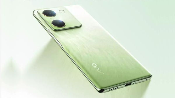 அறக்க பறக்க ஆர்டர்.. ரூ.2500 கட்.. 3D டிஸ்பிளே.. 64MP கேமரா மாடல்!