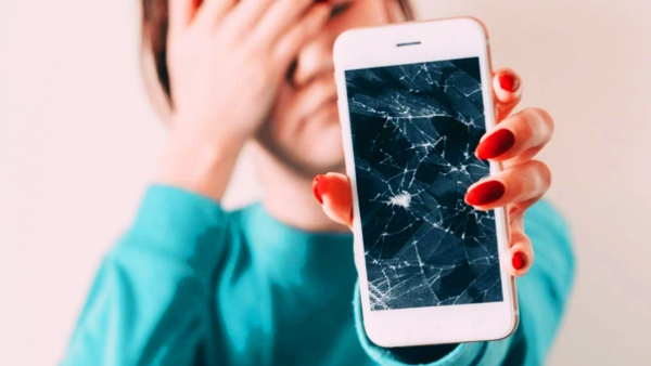 Mobile டிஸ்பிளே உடைய கூடாதா? இனி இந்த அம்சம் இருக்கானு பாருங்க..