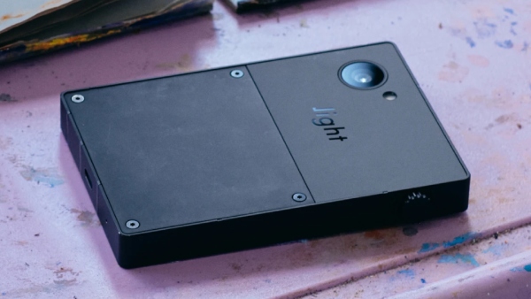 சிம்ம சொப்பனம் இதுதான்.. பேஸ்புக், வாட்ஸ்அப் எதுமில்ல.. பிளாக்&ஒயிட்!