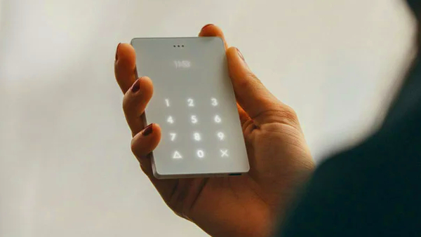 மினிமலிஸ்ட் ஐடியா.. இப்படியொரு Mobile வாங்க தைரியம் வேண்டும்..