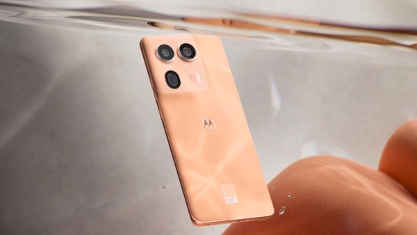 மார்கெட் காலி.. pOLED டிஸ்பிளே.. 125W சார்ஜிங்.. QUAD கேமரா மாடல்!