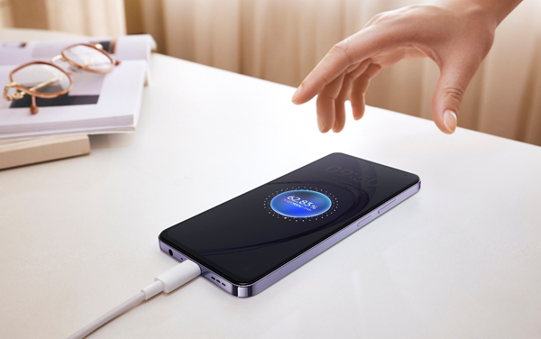 திகைப்பூட்டும் டிசைன், ஒப்பிடமுடியாத ட்யூரபிலிட்டி உடன் OPPO A3 Pro! திகைப்பூட்டும் டிசைன், ஒப்பிடமுடியாத ட்யூரபிலிட்டி உடன் OPPO A3 Pro!