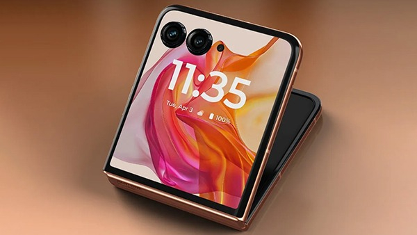 வேற ரக மோட்டோ.. டூயல் pOLED டிஸ்பிளே.. 12GB ரேம்.. 50MP டெலிபோட்டோ!