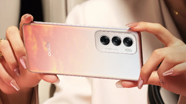 அடிச்சு தூக்கும் விலையில் 2 OPPO போன்கள் அறிமுகம்!