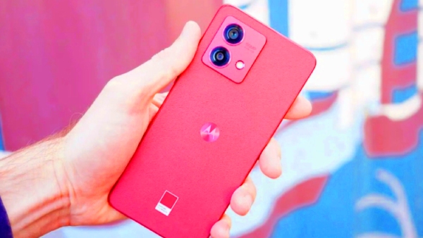 இன்னைக்கு ஆர்டர் அள்ளுமே.. ஆஃபரில் Motorola 5ஜி போன்.. எந்த மாடல்?