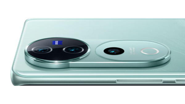 வெச்சி செஞ்சிட்டாங்க.. ரூ.5600 விலை கட்.. 3D டிஸ்பிளே.. SONY கேமரா!