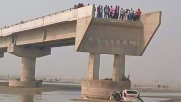 கூகுள் மேப்ஸ் நம்பி சென்றதால் நடந்த விபரீதம்.. நடந்தது இதுதான்.. கூகுள் மேப்ஸ் நம்பி சென்றதால் நடந்த விபரீதம்.. நடந்தது இதுதான்..