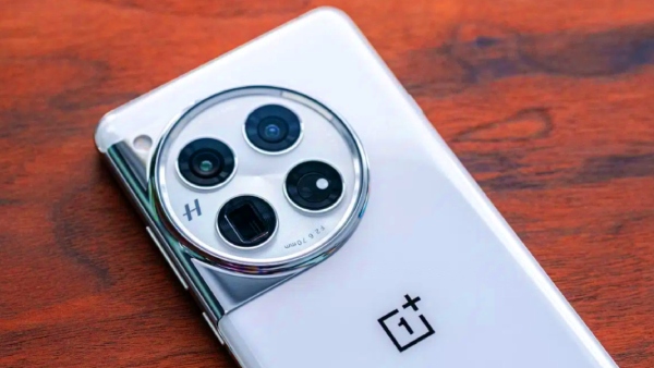 அவசரப்பட்டு எந்த போனும் வாங்காதீங்க.. வருகிறது OnePlus 5ஜி போன்..