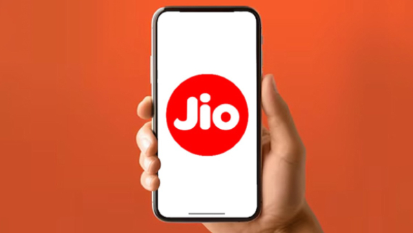  365 நாள் வேலிடிட்டி! அன்லிமிடெட் சலுகைகள் வழங்கும் 2 Jio திட்டங்கள்..