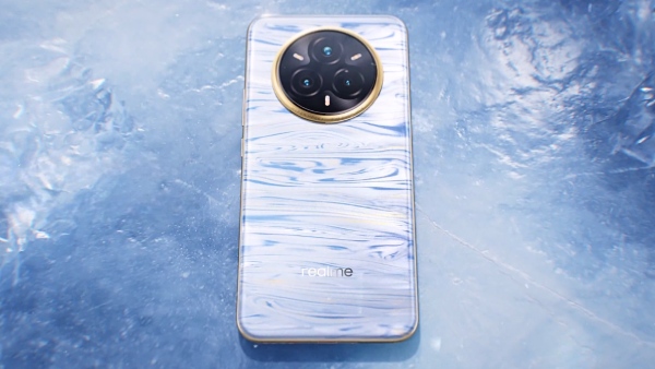 பிளிப்கார்ட் மிரளுது.. ரூ.27999 போதும்.. 3D டிஸ்பிளே.. SONY கேமரா!