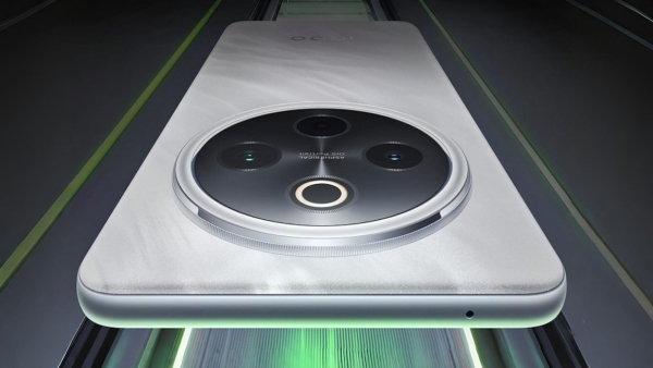 பெரிய சம்பவம் சார் இது.. பட்ஜெட்ல 7300mAh பேட்டரி.. SONY கேமரா மாடல்!