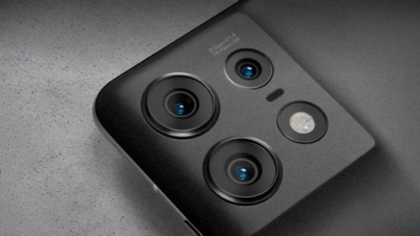 SALE பிச்சிக்குது சார்! ரூ.8000 ரேட் கட்ல pOLED டிஸ்பிளே.. எந்த மாடல்?