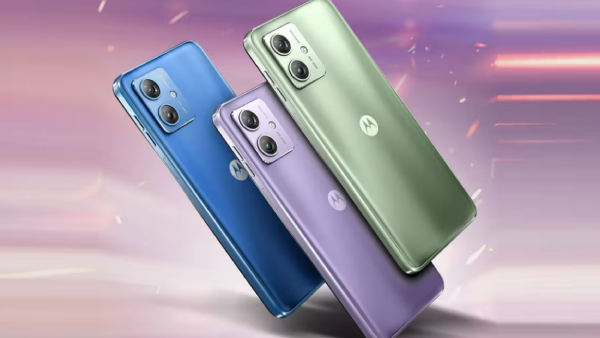 Motorola சர்ப்ரைஸ்.. பிரபலமான 5ஜி போனுக்கு கிடைத்தது புதிய அப்டேட்.. 