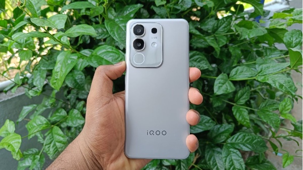 iQOO Z10x 5G ரிவ்யூ: ரூ.13,499 க்கு டபுள் வொர்த்!