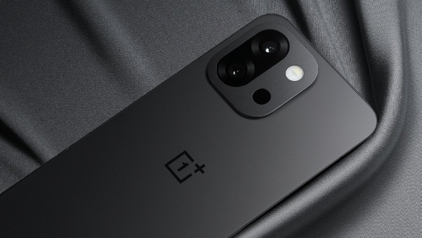 யாரு சாமி அவன்.. 6260mAh பேட்டரி.. SONY கேமரா.. 50MP டெலிபோட்டோ மாடல்!