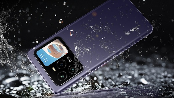 விட்ராதீங்க சார்.. ரூ.15,998 போதும்.. 3D டிஸ்பிளே.. 16GB ரேம் மாடல்!