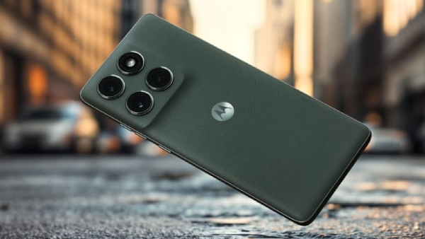 முரட்டு Moto ப்ரோ.. pOLED டிஸ்பிளே.. 5200mAh பேட்டரி.. SONY கேமரா!