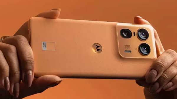 பொசுக்குனு டிஸ்கவுண்ட்.. ரூ.5,000 ரேட் கட்ல pOLED டிஸ்பிளே.. மாடல்?