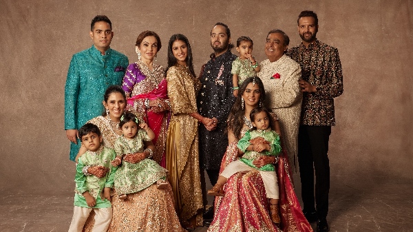 சிலிக்கான் வேலி ஜாம்பவான்களை ஷெர்வானி போட வைத்த ஆனந்த் அம்பானி!