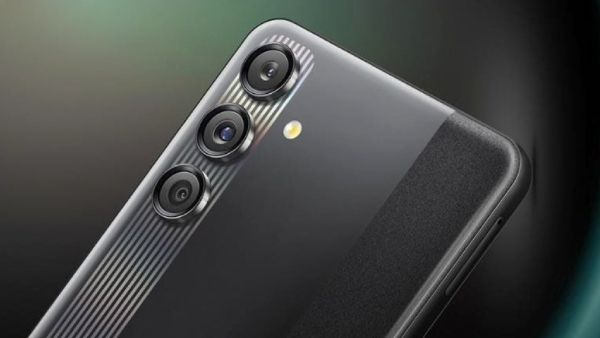 ஆளுக்கு 1 ஆர்டர்.. ஆஃபரில் Samsung 5ஜி போன்.. எந்த மாடல்?