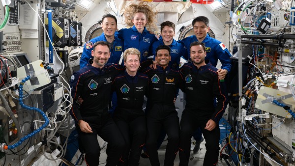 விண்வெளியில் இருந்து பூமிக்கு: ISS அன்டாக்கிங் முதல் பசுபிக் வரையில்!