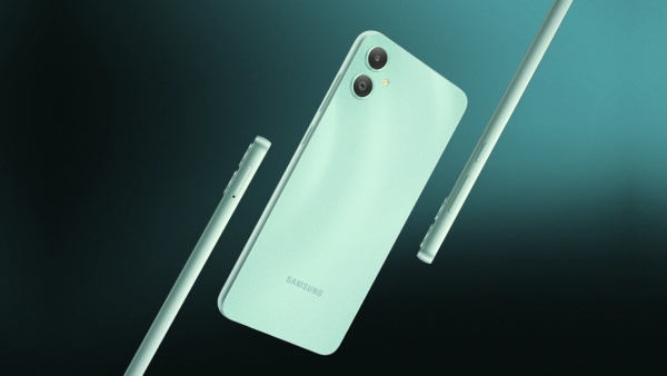 வீட்டுக்கு 2 ஆர்டர்.. ரூ.6,249-க்கு SAMSUNG போன்.. 5000mAh பேட்டரி!