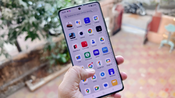 மொபைல் போனின் கவரில் பணம், ஏடிஎம் கார்டுகளை வைப்பீங்களா?