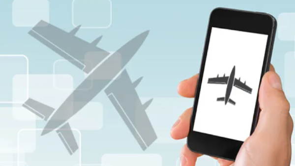 ஸ்மார்ட்போனில் உள்ள Airplane Mode.. இவ்வளவு விஷயத்துக்கு பயன்படுமா? 