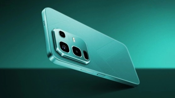 ஒத்த போனுக்கு மொத்த ஆர்டர்.. ரூ.10,499 பட்ஜெட்ல 5500mAh பேட்டரி போன்!