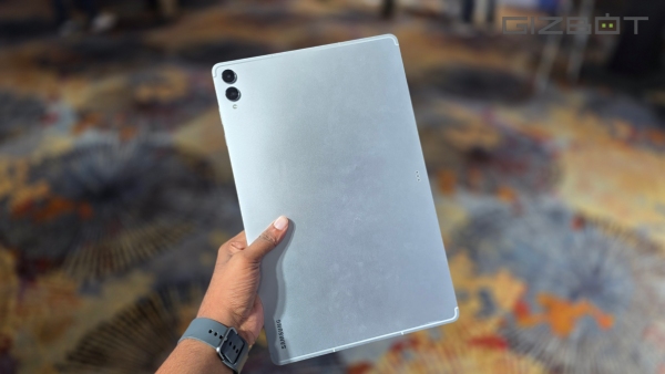 மிரளவிட்ட சாம்சங்.. 11600mAh பேட்டரி.. 45W சார்ஜிங்.. AMOLED டிஸ்பிளே!