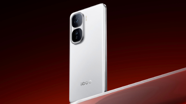 மொத்த இந்தியாவும் இந்த iQOO போனுக்கு வெயிட்டிங்.. எந்த மாடல்?