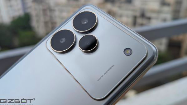 பிளிப்கார்ட் பிச்சுக்கும் பாருங்க.. ஆஃபரில் ரியல்மி 5ஜி போன்.. எந்த மா