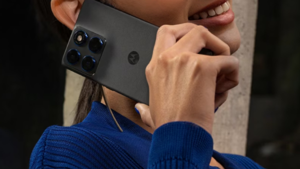 மிரள வைக்கும் Motorola..  வருகிறது புதிய போன்.. எந்த மாடல்?