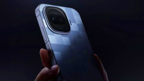 இந்தியாவையே மிரள விட போகும் iQOO.. 7600mAh பேட்டரி.. எந்த மாடல்?