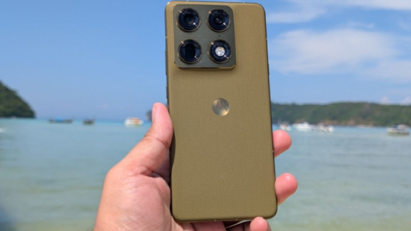 நாடே எதிர்பார்த்த Motorola 5ஜி போன்.. சோனி கேமரா.. எந்த மாடல்? 