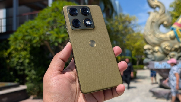 நாடே எதிர்பார்த்த Motorola 5ஜி போன்.. சோனி கேமரா.. எந்த மாடல்? 