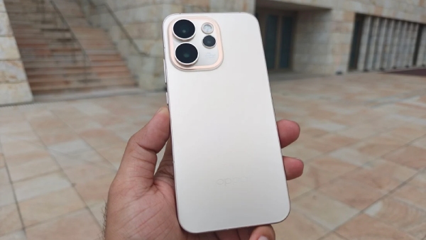 யாரு சாமி அவன்.. 200MP கேமரா.. OLED டிஸ்பிளே.. 6500mAh பேட்டரி மாடல்!