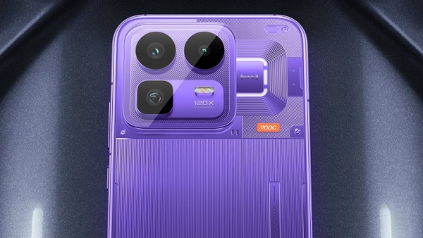 ஸ்மார்ட்போன் சாம்ராஜ்யம் மிரளுது.. 8000mAh பேட்டரி.. 165 Hz டிஸ்பிளே!